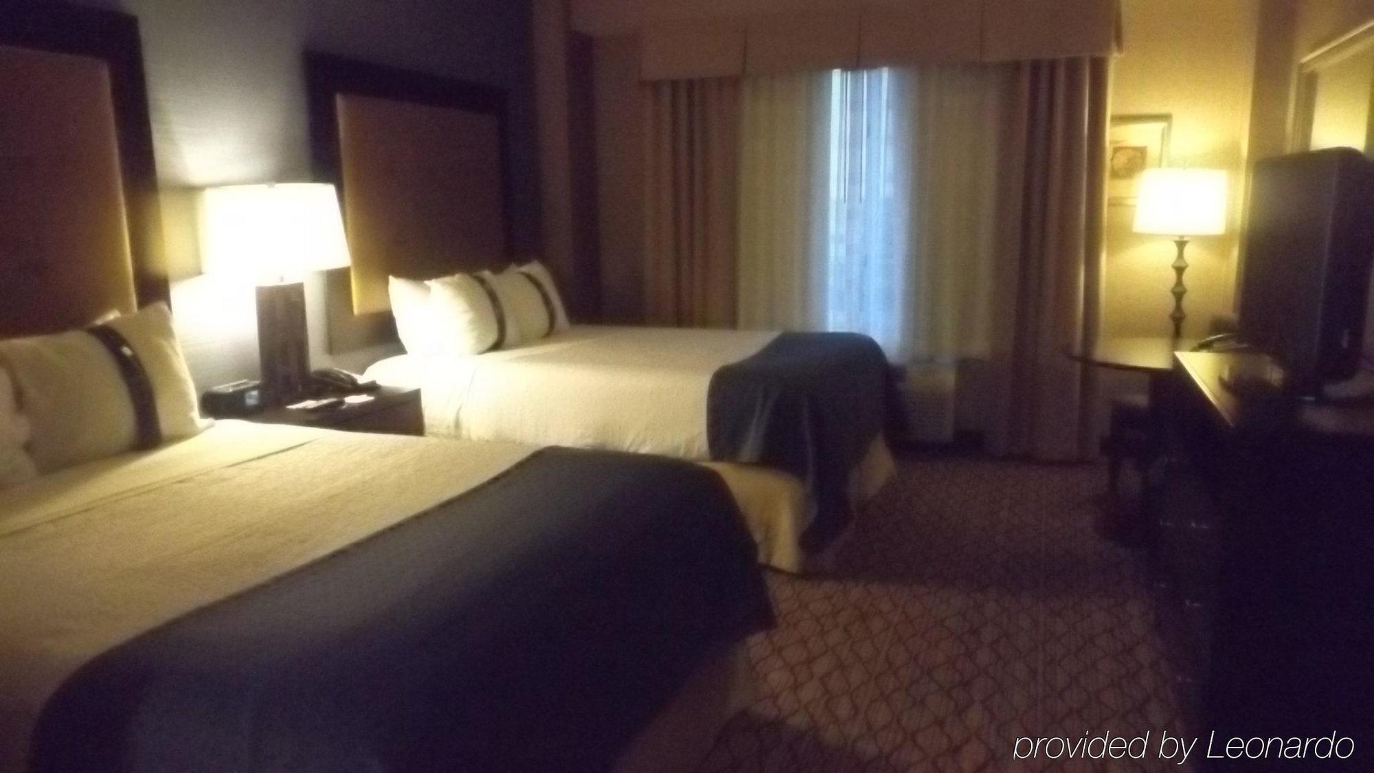 Holiday Inn Detroit Metro Airport By Ihg Romulus Exterior photo